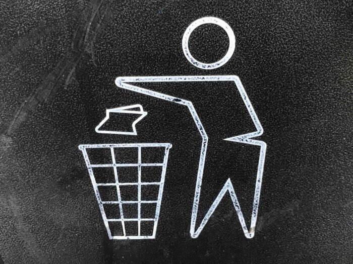 ゴミを捨てるのが面倒なら、ゴミになるような物は買わない。