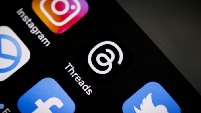 なぜSNSを見ると他人と比べて落ち込んでしまうのか？